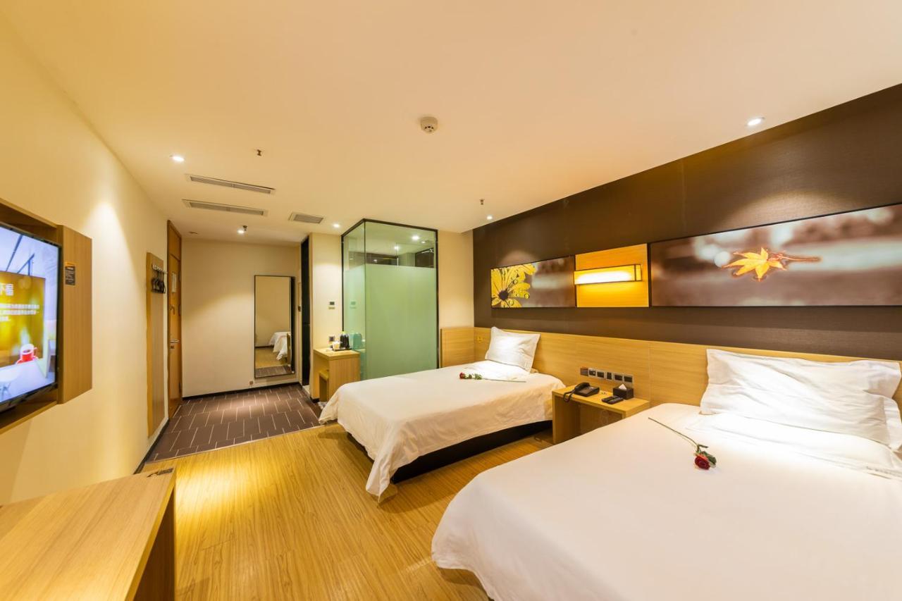 Iu Hotel Chongqing Jiefangbei Buitenkant foto