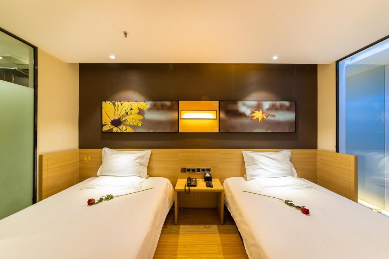 Iu Hotel Chongqing Jiefangbei Buitenkant foto