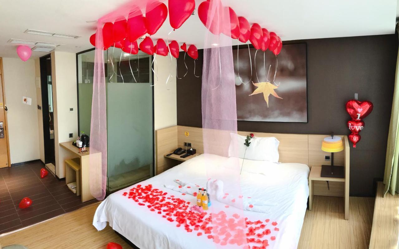 Iu Hotel Chongqing Jiefangbei Buitenkant foto