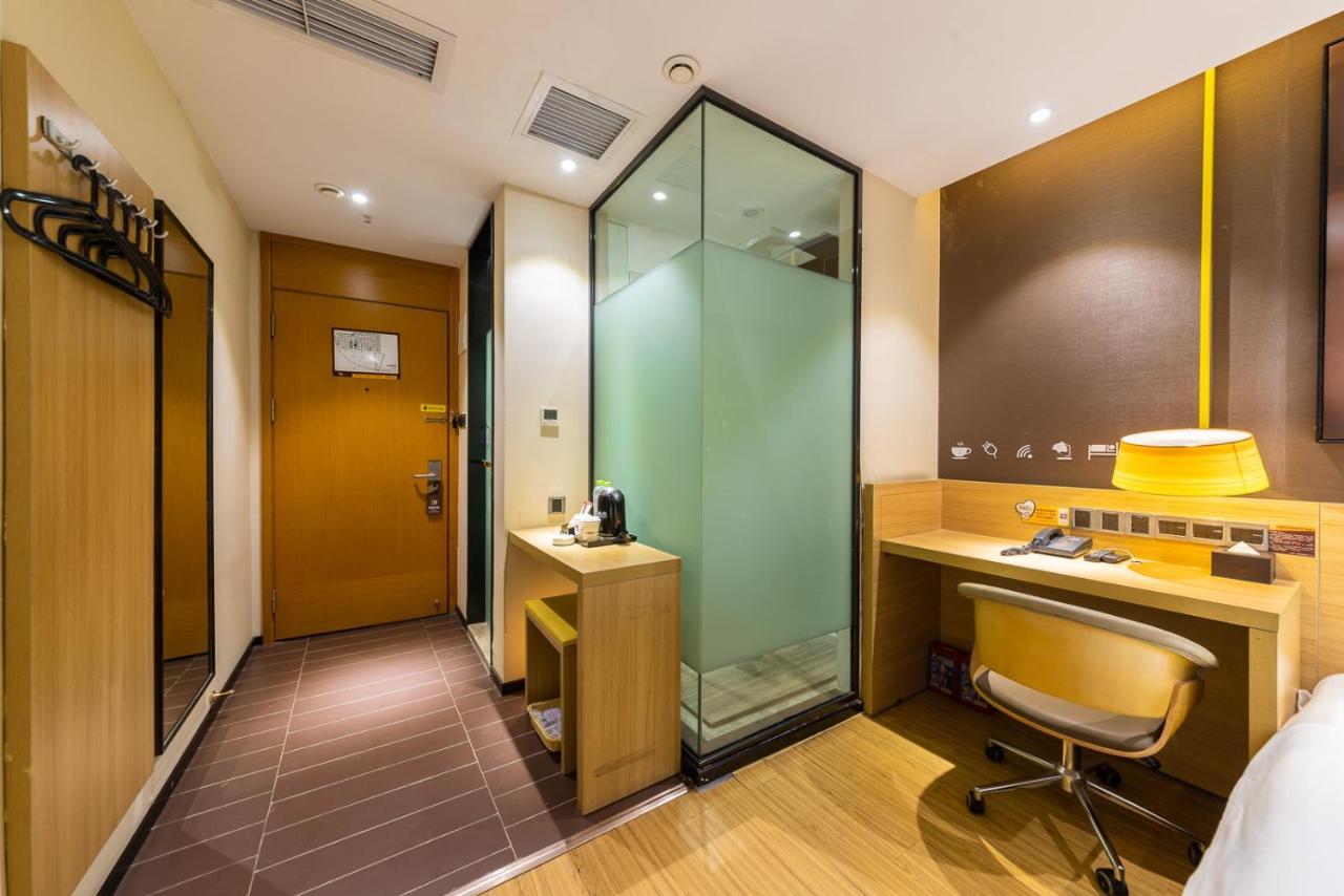 Iu Hotel Chongqing Jiefangbei Buitenkant foto