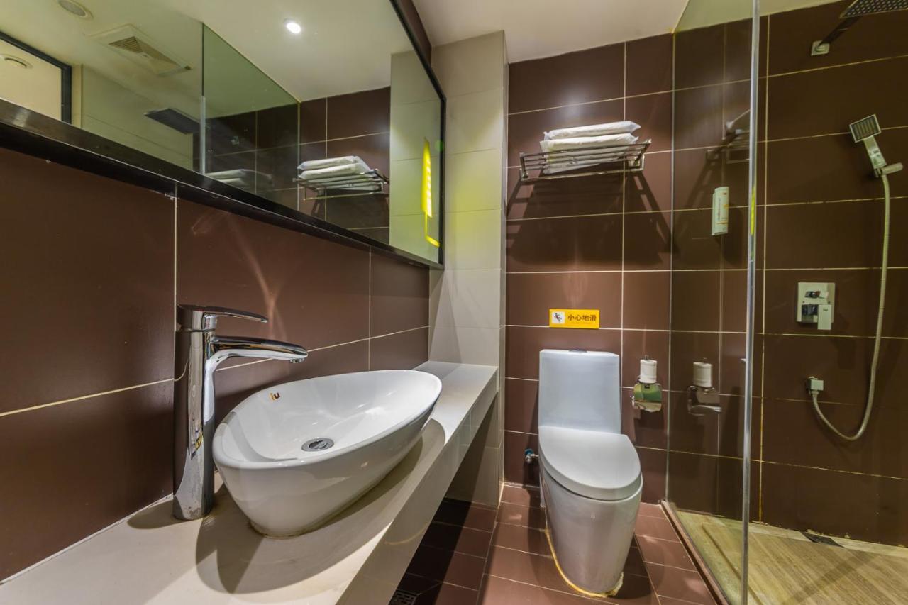 Iu Hotel Chongqing Jiefangbei Buitenkant foto